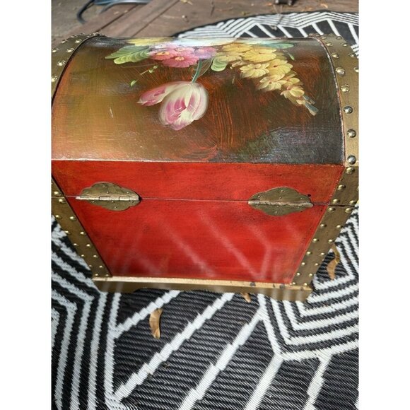 Large Trunk Chest Box Wood Hand painted Floral W/Gold Studs 14.5x11.5x15 in - Picture 8 of 8